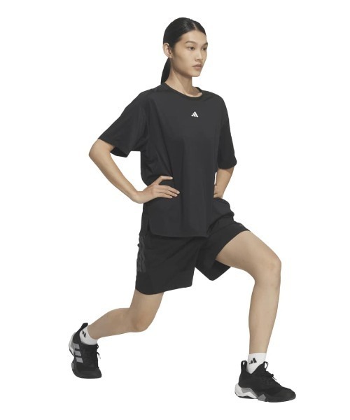 adidas(アディダス)の「アディダス adidas トレーニング エッセンシャルズ プラス ルーズフィット ミッドレギュラー レングス 半袖Tシャツ(Tシャツ/カットソー・レディース・スモークピンク/ブラック・M/XL/L)」の9枚目の写真