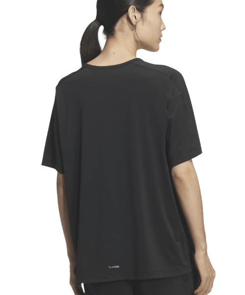 adidas(アディダス)の「アディダス adidas トレーニング エッセンシャルズ プラス ルーズフィット ミッドレギュラー レングス 半袖Tシャツ(Tシャツ/カットソー・レディース・スモークピンク/ブラック・M/XL/L)」の8枚目の写真