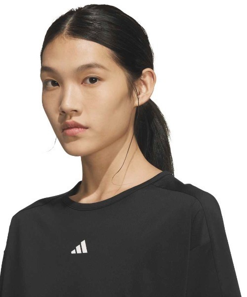 adidas(アディダス)の「アディダス adidas トレーニング エッセンシャルズ プラス ルーズフィット ミッドレギュラー レングス 半袖Tシャツ(Tシャツ/カットソー・レディース・スモークピンク/ブラック・M/XL/L)」の10枚目の写真