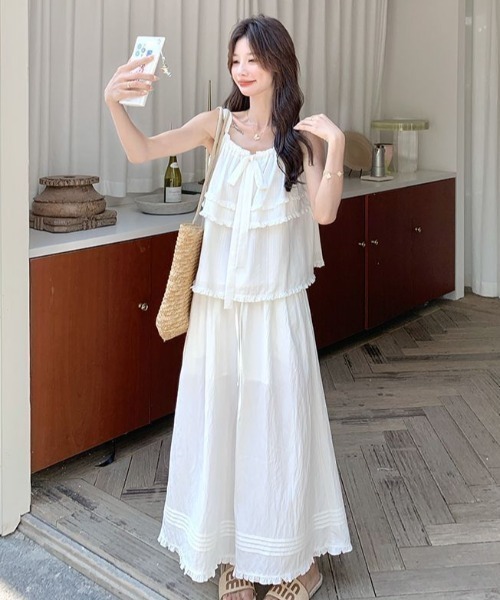 FAVORITO(ファヴォリート)の「キャミソールパンツセットアップ(セットアップ・レディース・オフホワイト・M/L/XL/S)」の6枚目の写真