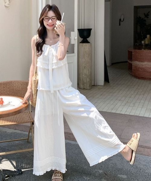 FAVORITO(ファヴォリート)の「キャミソールパンツセットアップ(セットアップ・レディース・オフホワイト・M/L/XL/S)」の9枚目の写真