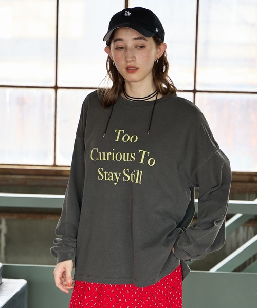 GEORGE'S(ジョージズ)の「アソートプリントロンT(Tシャツ/カットソー・レディース・ホワイト系その他2/ホワイト系その他/チャコールグレー・FREE)」の1枚目の写真