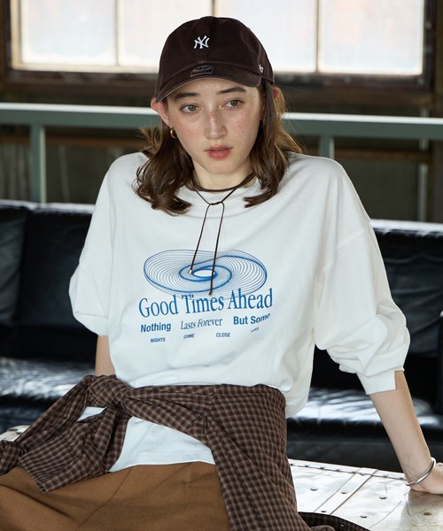 GEORGE'S(ジョージズ)の「アソートプリントロンT(Tシャツ/カットソー・レディース・ホワイト系その他2/ホワイト系その他/チャコールグレー・FREE)」の3枚目の写真