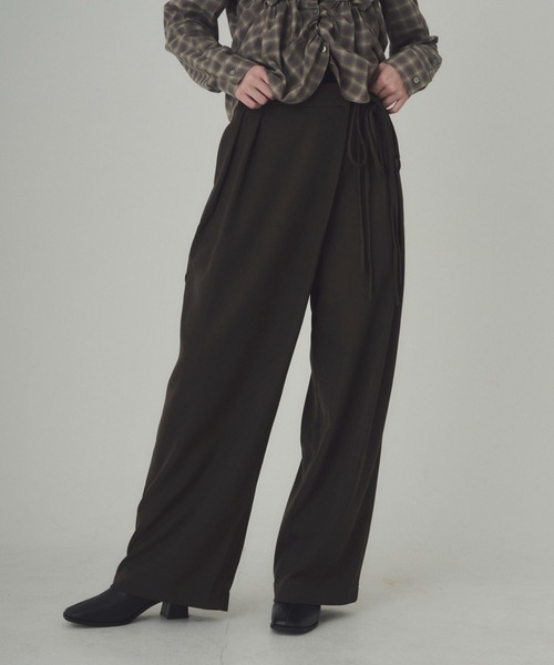 SOYEN(ソイエン)の「アシンメトリーラップパンツ(スラックス・レディース・ブラウン/ブラック・S/M)」の3枚目の写真