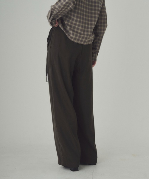 SOYEN(ソイエン)の「アシンメトリーラップパンツ(スラックス・レディース・ブラウン/ブラック・S/M)」の4枚目の写真