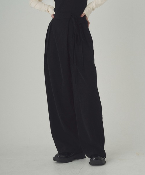 SOYEN(ソイエン)の「アシンメトリーラップパンツ(スラックス・レディース・ブラウン/ブラック・S/M)」の18枚目の写真