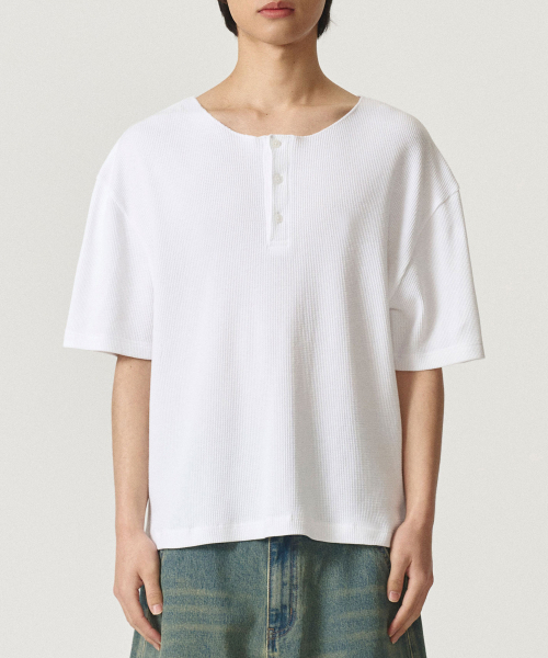 KANEITEI(カネイテイ)の「WAFFLE HENLEY NECK SHORT SLEEVES (WHITE)(Tシャツ/カットソー・レディース・ホワイト・LARGE/MEDIUM/X-LARGE)」の1枚目の写真