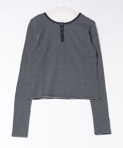 styiro（スタイロ）の「【8色展開】前後2WAY ヘンリーネック細ボーダーロンT 26AW新作 秋服 冬服 レイヤード 紅葉 お出かけ（Tシャツ/カットソー・レディース・イエロー/ピンク/オートミール/ブラウン/チャコールグレー/ホワイト/ネイビー/ブラック・FREE）」の6枚目の写真