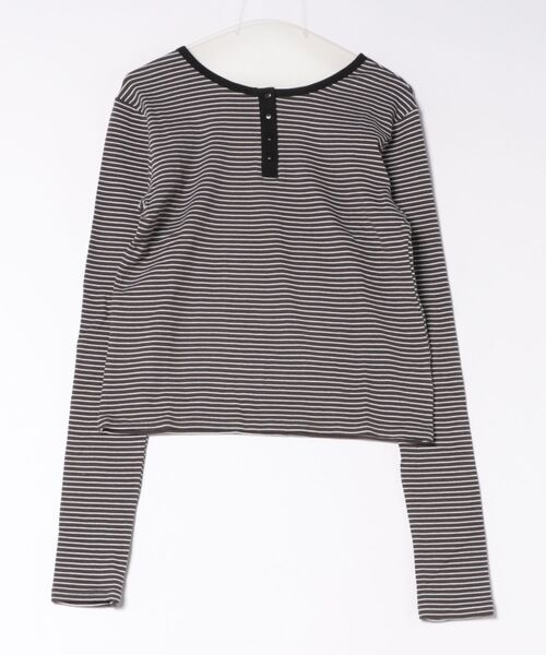 styiro（スタイロ）の「【8色展開】前後2WAY ヘンリーネック細ボーダーロンT 26AW新作 秋服 冬服 レイヤード 紅葉 お出かけ（Tシャツ/カットソー・レディース・イエロー/ピンク/オートミール/ブラウン/チャコールグレー/ホワイト/ネイビー/ブラック・FREE）」の3枚目の写真