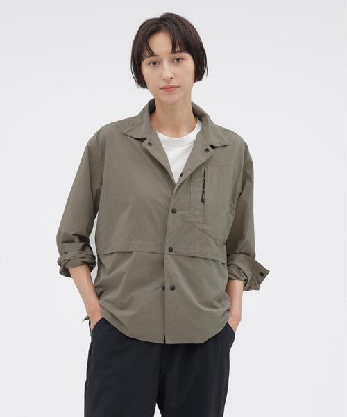 MARGARET HOWELL（マーガレットハウエル）の「RECYCLED TASLAN NYLON TAFFETA SHIRT（シャツ/ブラウス・レディース・ネイビー系1/ベージュ系その他4・2/1）」の4枚目の写真