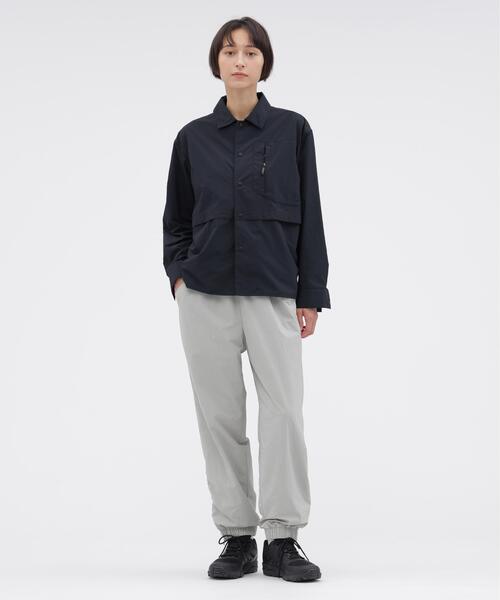 MARGARET HOWELL（マーガレットハウエル）の「RECYCLED TASLAN NYLON TAFFETA SHIRT（シャツ/ブラウス・レディース・ネイビー系1/ベージュ系その他4・2/1）」の16枚目の写真