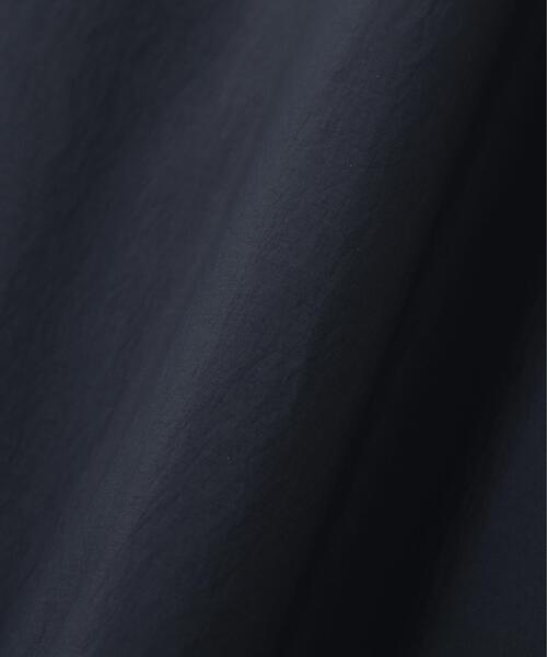 MARGARET HOWELL（マーガレットハウエル）の「RECYCLED TASLAN NYLON TAFFETA SHIRT（シャツ/ブラウス・レディース・ネイビー系1/ベージュ系その他4・2/1）」の18枚目の写真