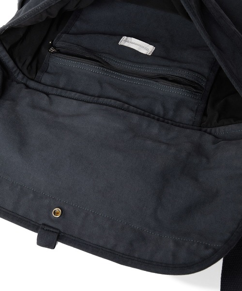 thisisneverthat(ディスイズネバーザット)の「Overdyed Canvas Messenger Bag(ショルダーバッグ・メンズ・チャコール/ベージュ・FREE)」の5枚目の写真