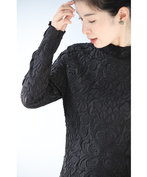 cawaii(カワイイ)の「「彫刻」ダマスク柄の長袖トップス(Tシャツ/カットソー・レディース・アイボリー/パープル/ブラック・FREE)」の4枚目の写真