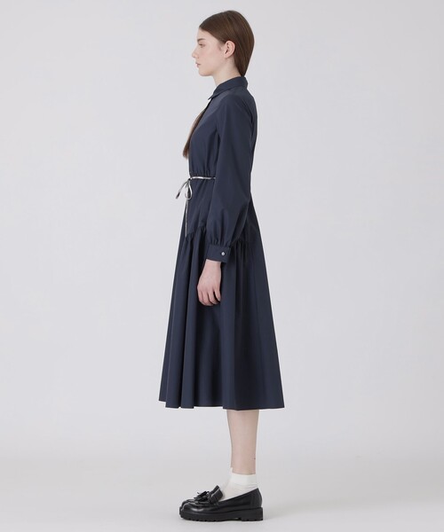 BLUE LABEL CRESTBRIDGE(ブルーレーベルクレストブリッジ)の「ギャザーシャツドレス(ワンピース・レディース・ダークネイビー/ベージュ系その他・38/40/36)」の3枚目の写真