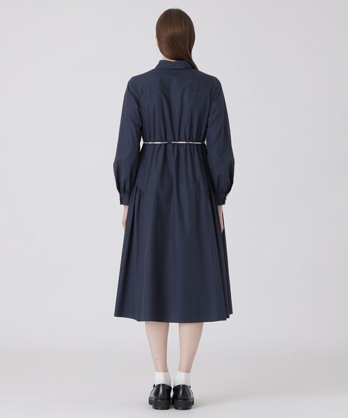 BLUE LABEL CRESTBRIDGE(ブルーレーベルクレストブリッジ)の「ギャザーシャツドレス(ワンピース・レディース・ダークネイビー/ベージュ系その他・38/40/36)」の4枚目の写真