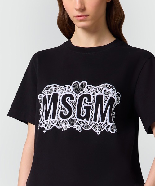 MSGM(エムエスジーエム)の「レースエンブロイダリー ロゴTシャツ(Tシャツ/カットソー・レディース・ブラック・L/XS)」の3枚目の写真