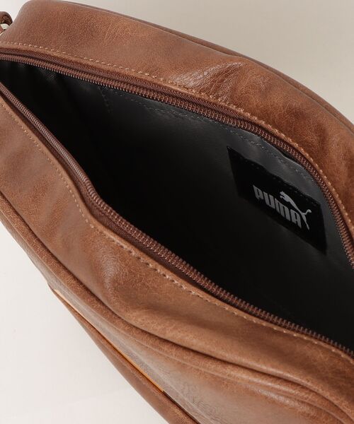 PUMA(プーマ)の「【 PUMA / プーマ 】 ヴィンテージ風ショルダーバッグ CRI(ショルダーバッグ・レディース・ブラック/ブラウン・FREE)」の5枚目の写真