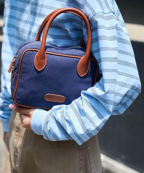 OUTDOOR PRODUCTS(アウトドアプロダクツ)の「CANVAS LEATHER CUBE BAG(ショルダーバッグ・レディース・カーキ/ネイビー・FREE)」の2枚目の写真