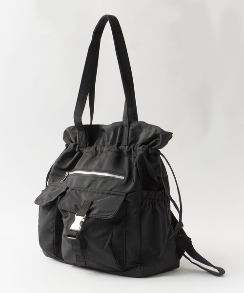 Chick(チック)の「【2WAY】【A4サイズ対応】Water-Repellent 2-Way Drawstring Multi-Pocket Bag / 撥水2WAY 巾着仕様 マルチポケットバッグ y2k 韓国系 レディース 秋 秋服 2026年秋冬(バックパック/リュック・メンズ・ブラック・FREE)」の2枚目の写真
