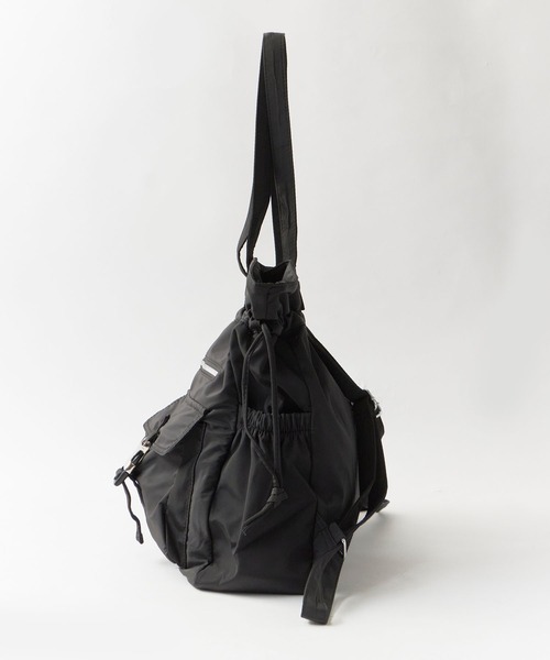 Chick(チック)の「【2WAY】【A4サイズ対応】Water-Repellent 2-Way Drawstring Multi-Pocket Bag / 撥水2WAY 巾着仕様 マルチポケットバッグ y2k 韓国系 レディース 秋 秋服 2026年秋冬(バックパック/リュック・メンズ・ブラック・FREE)」の11枚目の写真