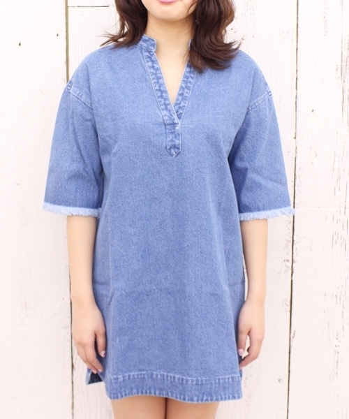 Chico（チコ）の「スキッパーデニムワンピース（ワンピース・レディース・ホワイト/ブルー/ライトブルー・FREE）」の4枚目の写真