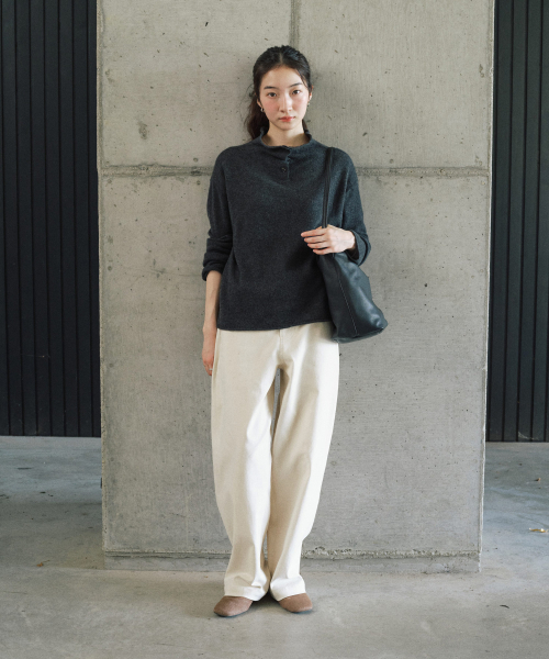 STEP AROUND(ステップアラウンド)の「コットンストレッチカーブパンツ_アイボリー(その他パンツ・レディース・その他・SMALL/MEDIUM)」の2枚目の写真