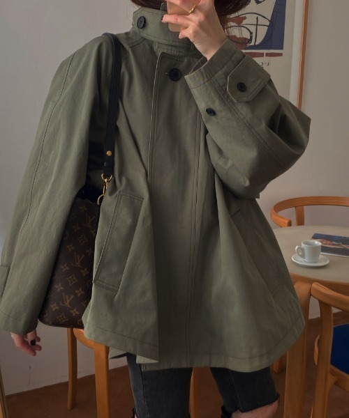 FAVORITO(ファヴォリート)の「ジップ付きデザインジャケット(その他アウター・レディース・モカ/カーキ・F)」の15枚目の写真
