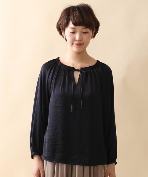 coen(コーエン)の「ヴィンテージサテンギャザーブラウス(シャツ/ブラウス・レディース・オリーブ/ネイビー/マスタード・FREE)」の7枚目の写真