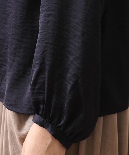 coen(コーエン)の「ヴィンテージサテンギャザーブラウス(シャツ/ブラウス・レディース・オリーブ/ネイビー/マスタード・FREE)」の5枚目の写真