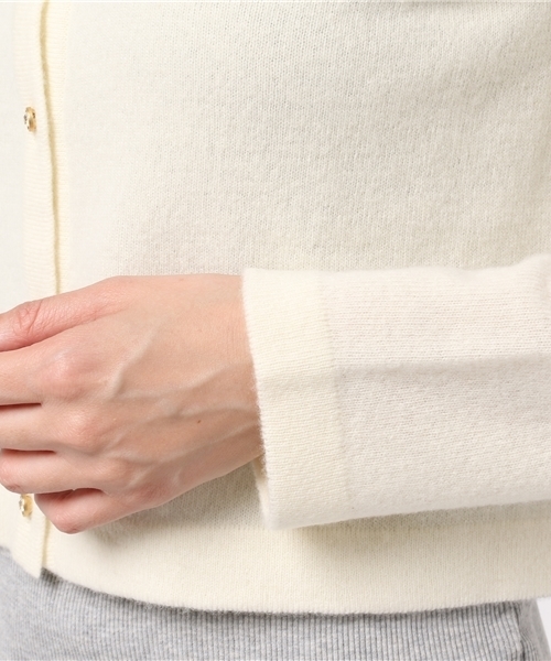 BLUE LABEL CRESTBRIDGE(ブルーレーベルクレストブリッジ)の「ソフティラムズウール カーディガン(カーディガン/ボレロ・レディース・ブラック/オフホワイト/グレー/ベージュ・38)」の9枚目の写真