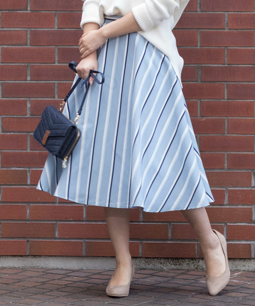 NATURAL BEAUTY BASIC（ナチュラルビューティーベーシック）の「◆ストライプフレアスカート（スカート・レディース・ベージュ系その他/ブルー系その他・X-SMALL/SMALL/MEDIUM）」の2枚目の写真