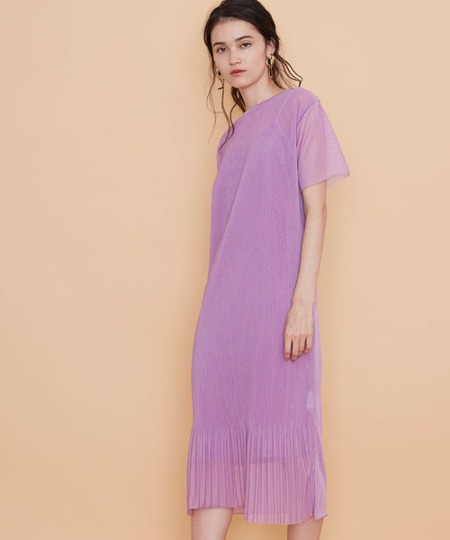 UNITED TOKYO(ユナイテッドトウキョウ)の「ニットプリーツワンピース(ワンピース・レディース・ブラック/ベージュ/レッド/パープル/バーガンディー・1)」の4枚目の写真