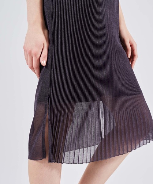 UNITED TOKYO(ユナイテッドトウキョウ)の「ニットプリーツワンピース(ワンピース・レディース・ブラック/ベージュ/レッド/パープル/バーガンディー・1)」の6枚目の写真