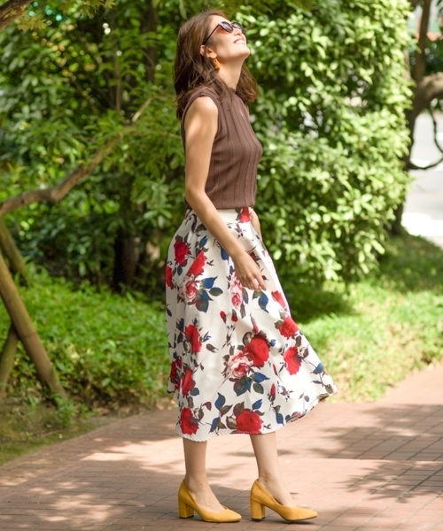 Andemiu（アンデミュウ）の「アミジヘンカリブハイネックニット806134（ニット/セーター・レディース・ネイビー/ブラウン/イエロー・FREE）」の4枚目の写真