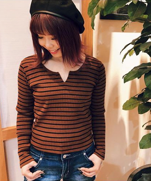 one way(ワンウェイ)の「ハリヌキボーダーテレコTOPS(Tシャツ/カットソー・レディース・ホワイト/ライトグリーン/ライトブラウン/ダークブルー・M)」の1枚目の写真