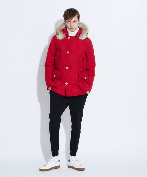 WOOLRICH(ウールリッチ)の「WOOLRICH ARCTIC マウンテンパーカー(マウンテンパーカー・メンズ・レッド/ブラック・1/2)」の4枚目の写真