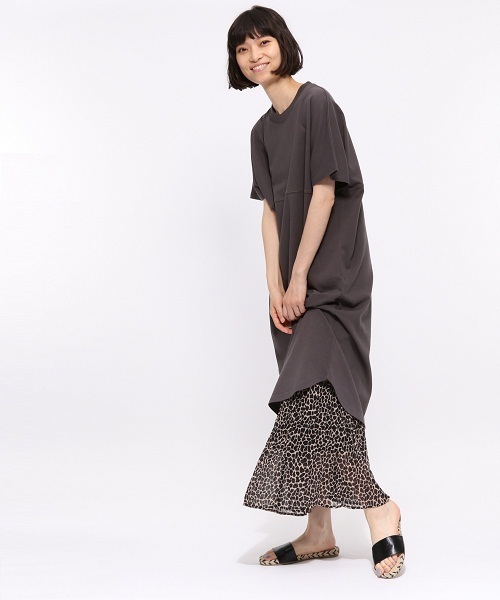 LAKOLE(ラコレ)の「ジラフ柄ブロークンプリーツスカート / LAKOLE(スカート・レディース・ブラック/ブラウン・SMALL/MEDIUM)」の8枚目の写真