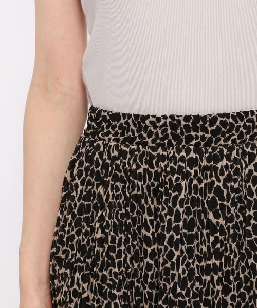 LAKOLE(ラコレ)の「ジラフ柄ブロークンプリーツスカート / LAKOLE(スカート・レディース・ブラック/ブラウン・SMALL/MEDIUM)」の12枚目の写真