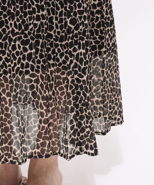LAKOLE(ラコレ)の「ジラフ柄ブロークンプリーツスカート / LAKOLE(スカート・レディース・ブラック/ブラウン・SMALL/MEDIUM)」の14枚目の写真