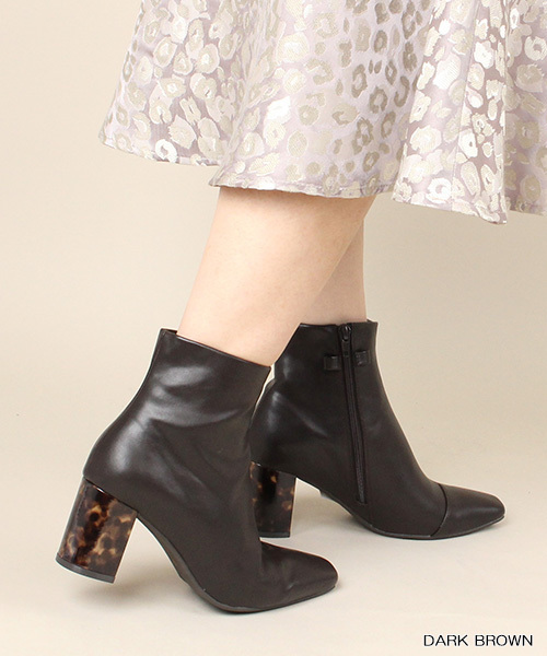 RANDA(ランダ)の「ストレスフリー/ソフト 2WAYべっ甲ヒールショートブーツ(ブーツ・レディース・ダークブラウン/ブラック系その他/ブラック系その他2・M/L/LL/S)」の3枚目の写真