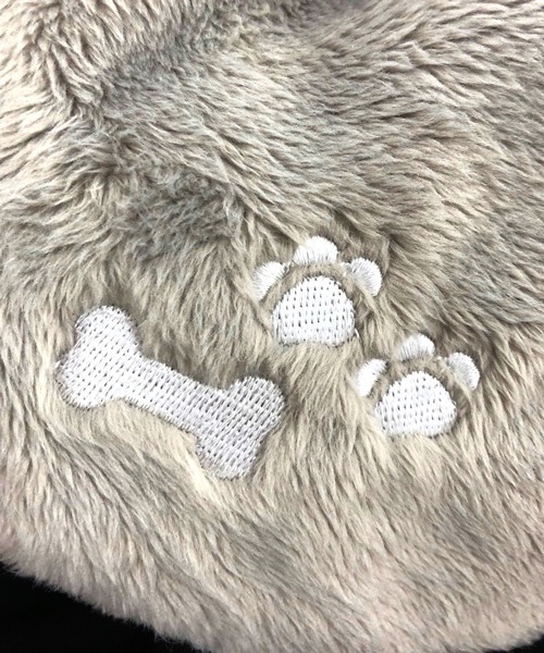 nici（ニキ）の「NICI/フィギュアフェイスポーチ シュナウザー もこもこ（ポーチ・レディース・グレー・ONE SIZE）」の6枚目の写真