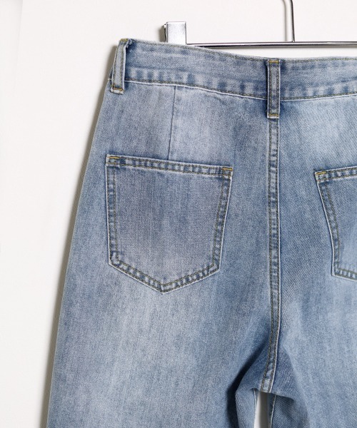 Bab（バブ）の「【WEB限定】ダブルボタンワイドデニム（デニムパンツ・レディース・ライトブルー/ブルー・M/L）」の4枚目の写真