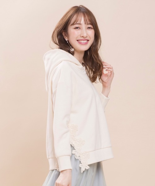 正規通販 ミニ裏毛スリットフラワーフーディ パーカー Willselection ウィルセレクション のファッション パーカー Willselection ウィルセレクション のパーカー ミニ裏毛スリットフラワーフーディ をセール価格で購入できます