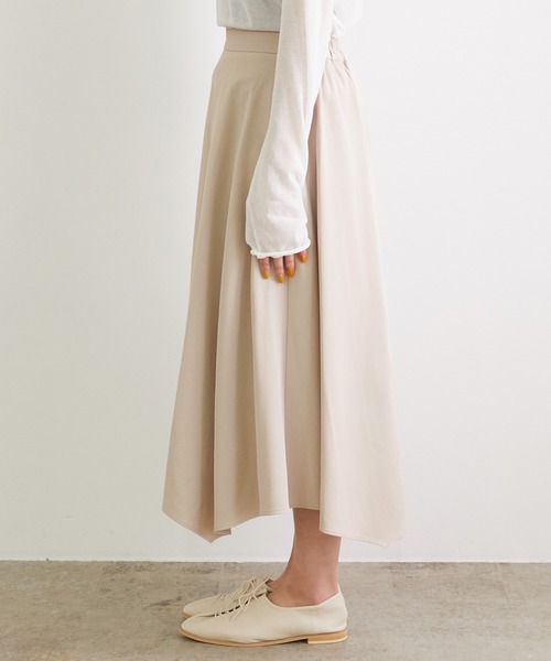 ROPE' PICNIC(ロペピクニック)の「【WEB限定カラーあり】【セットアップ対応】アセテート混ドライタッチイレギュラーヘムスカート(スカート・レディース・ベージュ/サックスブルー/ライトグリーン/グレー系その他/グリーン系その他3・40/38/36)」の12枚目の写真
