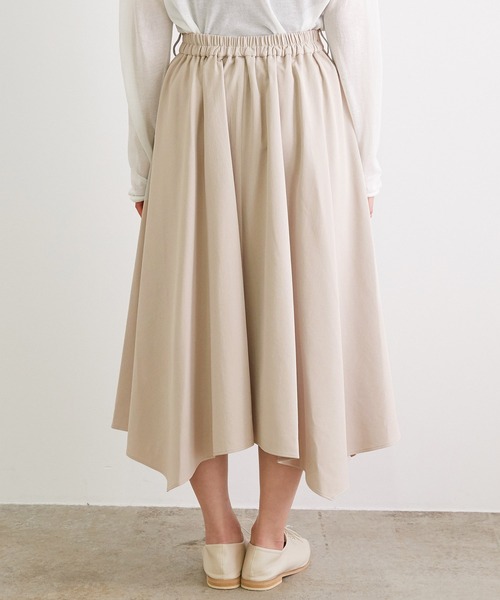 ROPE' PICNIC(ロペピクニック)の「【WEB限定カラーあり】【セットアップ対応】アセテート混ドライタッチイレギュラーヘムスカート(スカート・レディース・ベージュ/サックスブルー/ライトグリーン/グレー系その他/グリーン系その他3・40/38/36)」の6枚目の写真