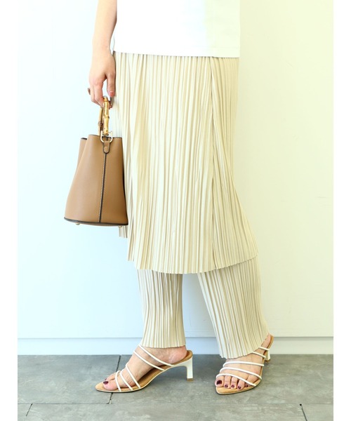 RAY CASSIN FAVORI（レイカズンフェバリ）の「・RAY CASSIN プリーツスカートレイヤードパンツ＊（その他パンツ・レディース・ブラック/カーキ/アイボリー/ピンクベージュ・FREE）」の2枚目の写真