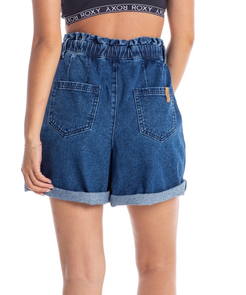 ROXY（ロキシー）の「RAIN/ロキシーウエストゴムデニムショートパンツ（デニムパンツ・レディース・カーキ/インディゴブルー/ブルー・LARGE/SMALL/MEDIUM）」の5枚目の写真