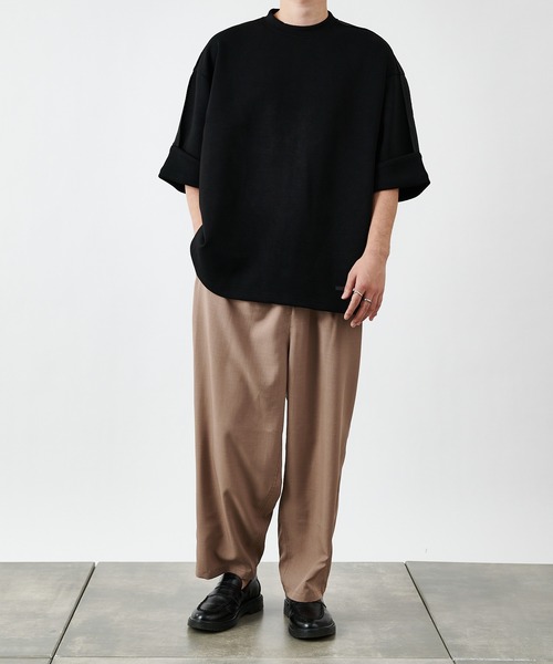 COLONY 2139（コロニートゥーワンスリーナイン）の「ダンボールトロールアップ袖ビッグシルエットTシャツ/インサイドアウト オーバーサイズT※ユニセックス対応（Tシャツ/カットソー・メンズ・ブラック/グレー/カーキ・MEDIUM/LARGE）」の10枚目の写真