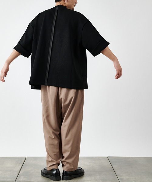 COLONY 2139（コロニートゥーワンスリーナイン）の「ダンボールトロールアップ袖ビッグシルエットTシャツ/インサイドアウト オーバーサイズT※ユニセックス対応（Tシャツ/カットソー・メンズ・ブラック/グレー/カーキ・MEDIUM/LARGE）」の11枚目の写真